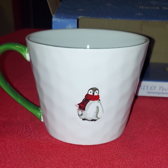 Penguin Design Mugs Set - Green and White - Picture 5 of 9